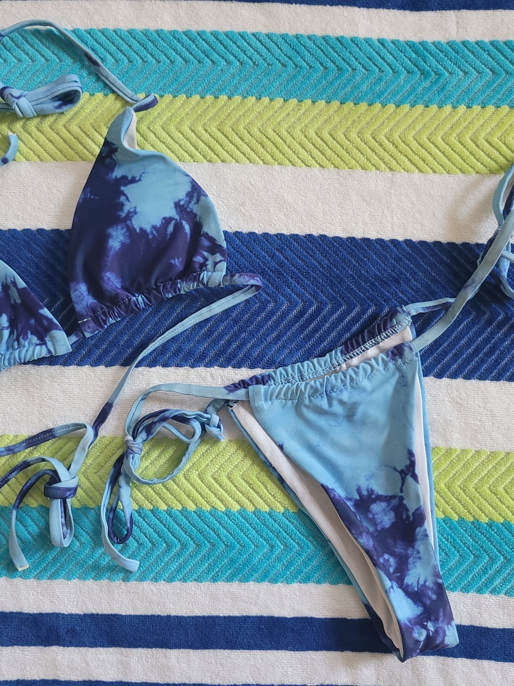 💗5/$25💗 SHEIN Blue Tie-Dye Triangle Bikini Set
